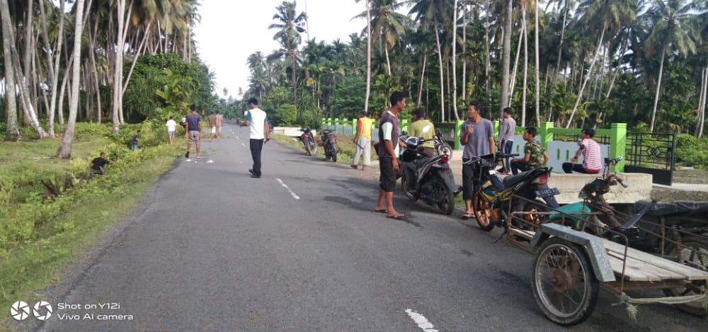 Kebersamaan Masyarakat Desa Alus-Alus dalam Melaksanakan Gotong Royong 